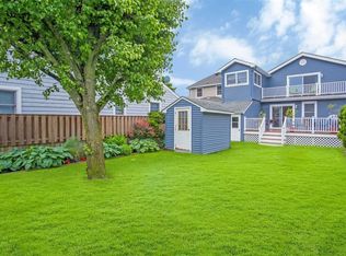 14 Parkside Dr, Point Lookout, NY 11569