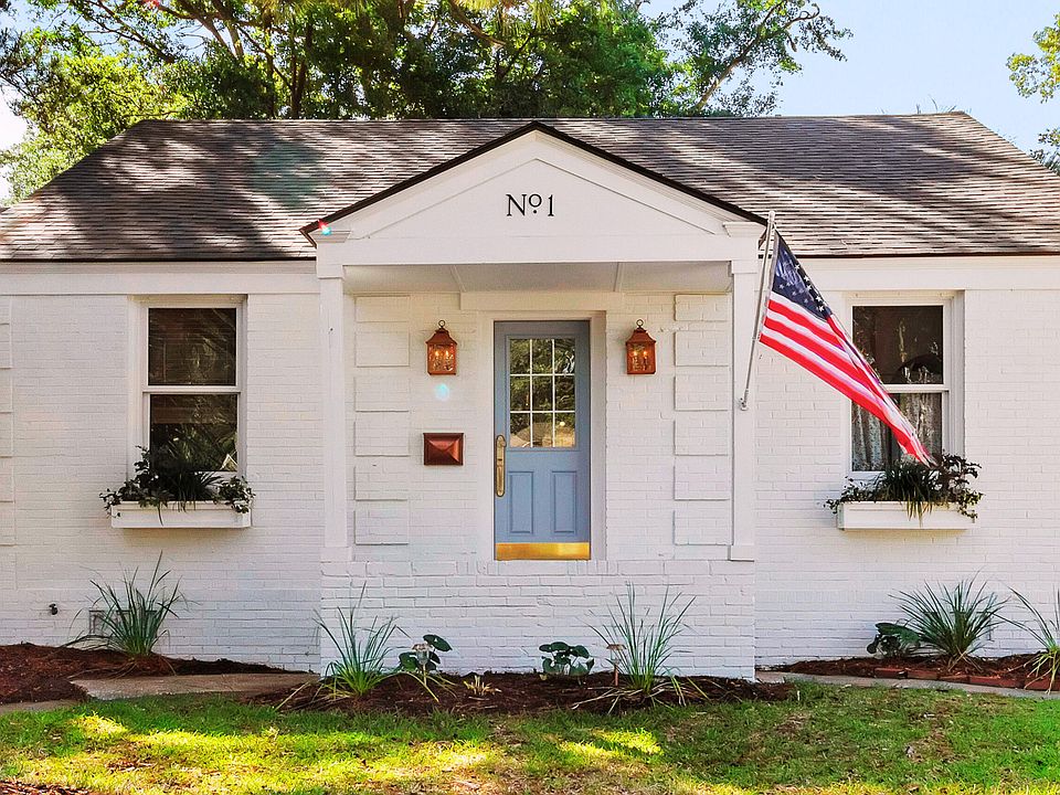 1st image of 1 Colleton Dr