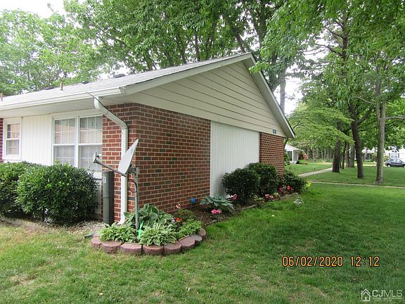 2nd image of 816 Balmoral Ct