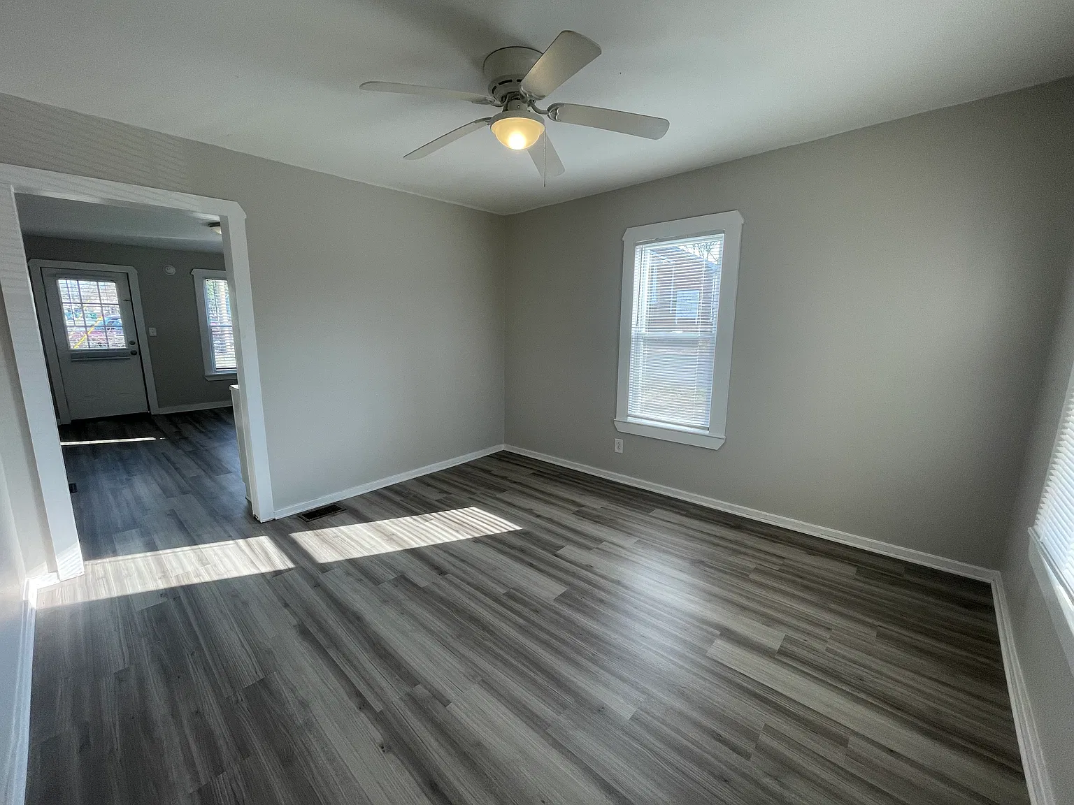 2 bed, 720 sqft, $1,350 — Photo 2