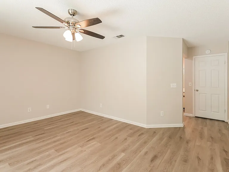 11846 Marabou Ct N — Photo 10