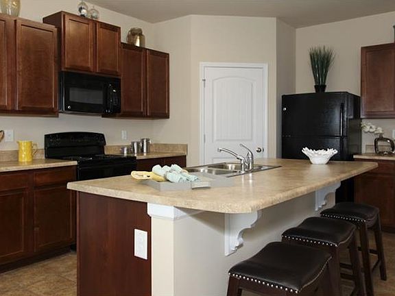 5th image of 709 Feldwood Ln