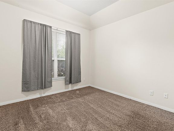 5th image of 611 Orchid Hill Dr E