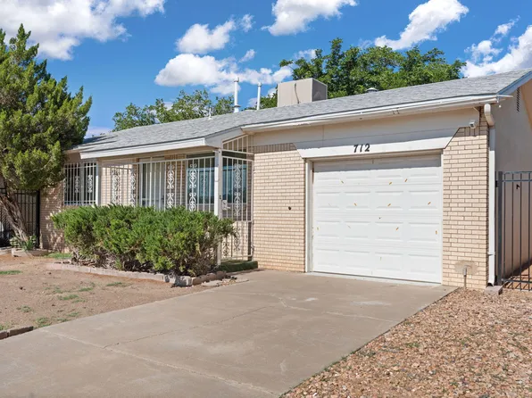 712 Estancia Dr NW, Albuquerque, NM 87105