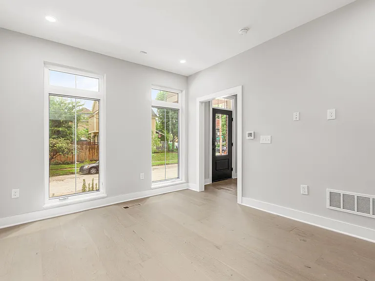 1247 Perry St — Photo 35
