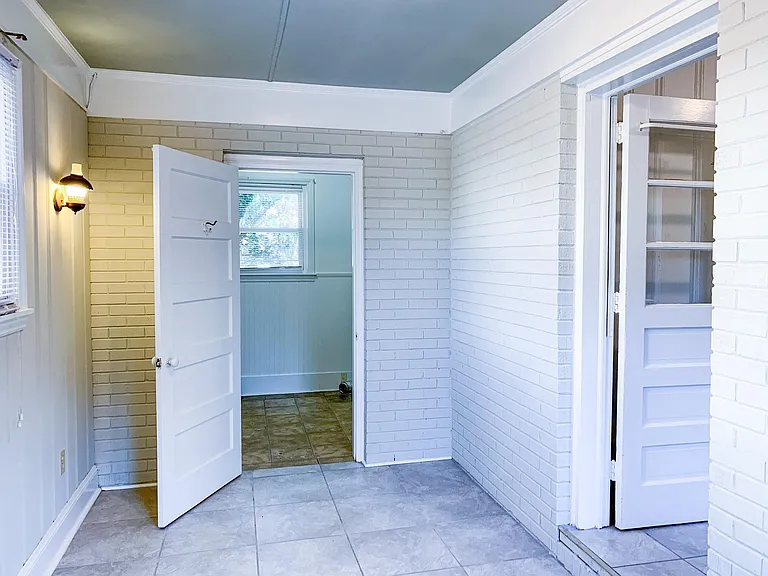 laundry room from mudroom