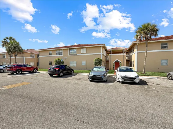 10056 Twin Lakes Dr #37-D, Coral Springs, FL 33071