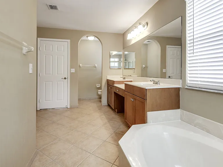1603 Briar Oak Dr — Photo 17