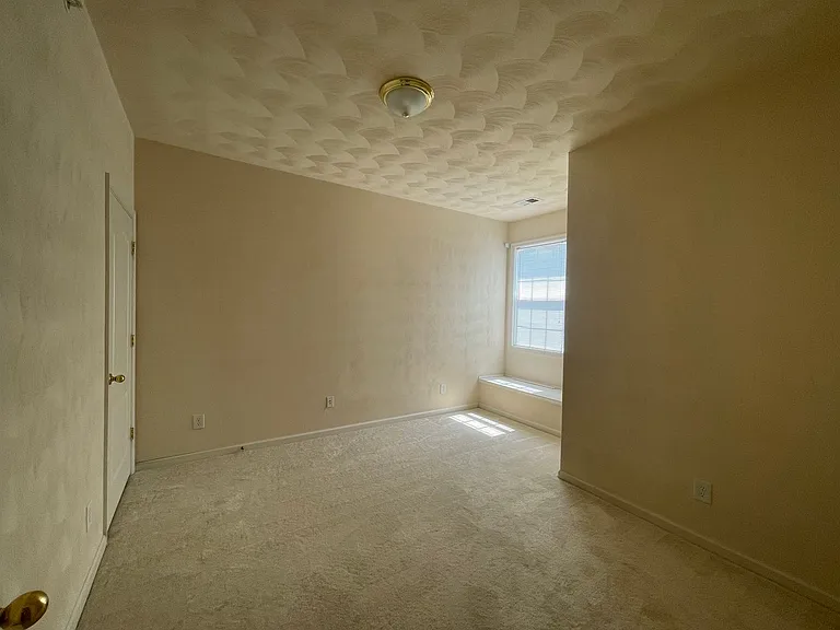 2820 Majestic Oak Ct — Photo 19