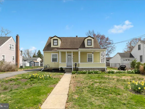 8 Whitman Ave, Stratford, NJ 08084