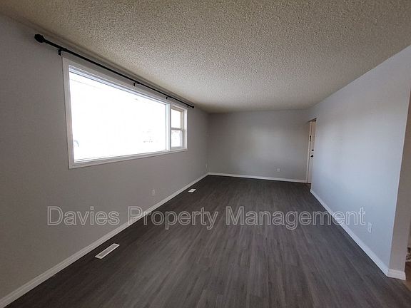 2nd image of 47th St #11812