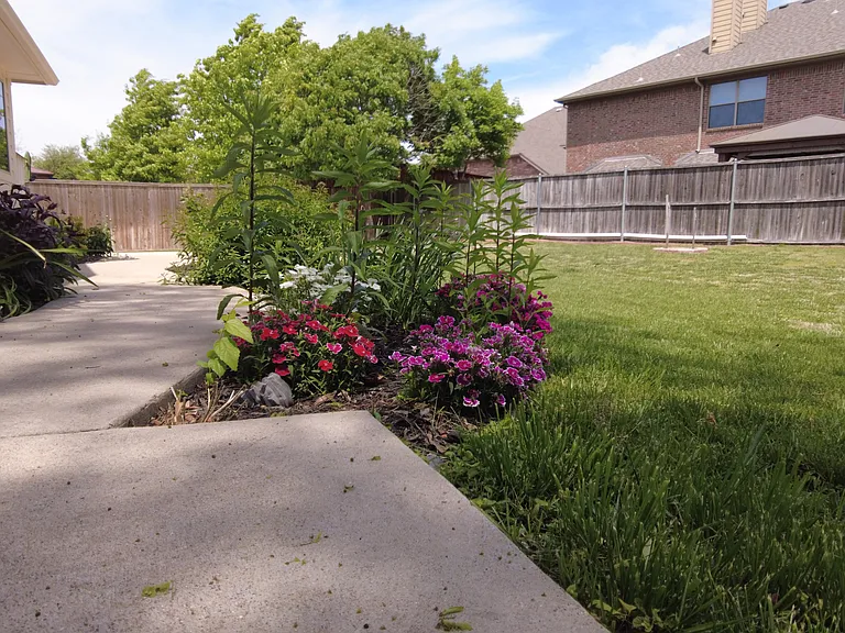 300 Dorset Ct — Photo 16