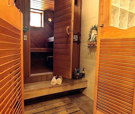Rain Shower & Sauna