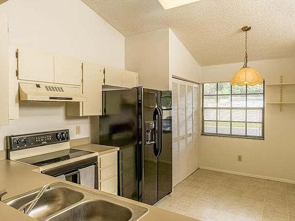 4th image of 12616 Castle Hill Dr