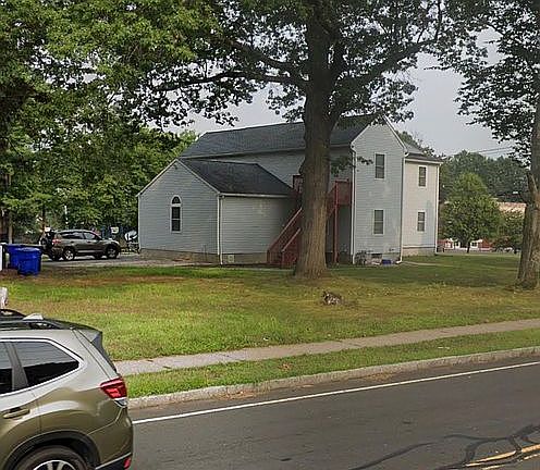 2nd image of 987 Silver Ln