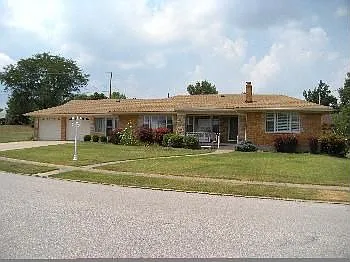 83 Edgewood Dr photo 1