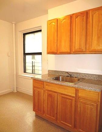 4th image of 340 E 207th St APT 51