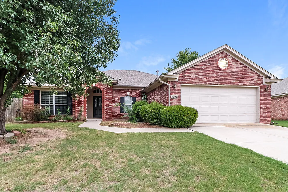 3 bed, 2.0 bath, 1662 sqft, $1,755 — Photo 1