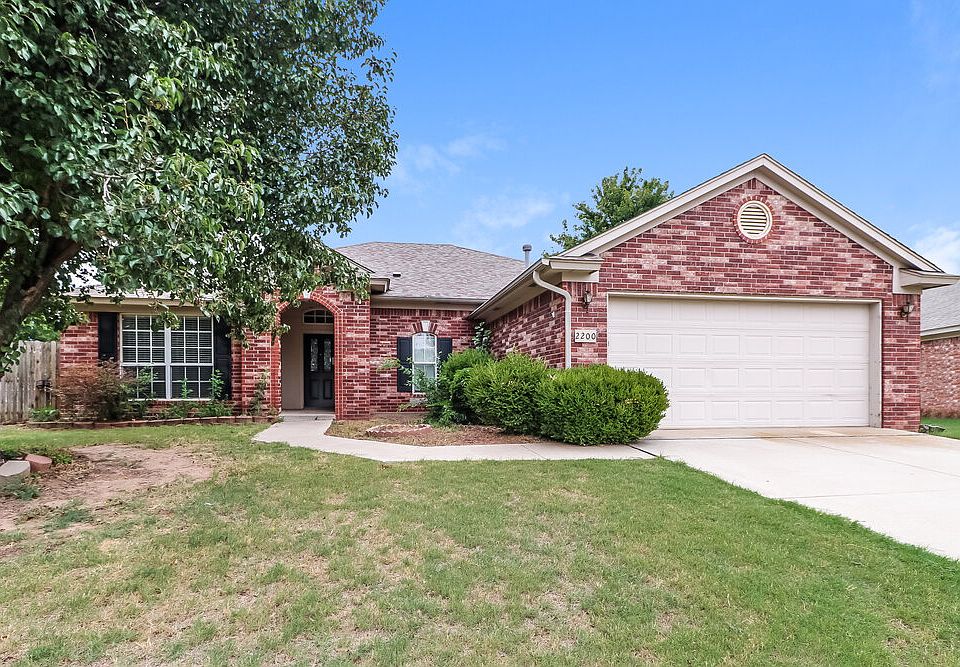 1st image of 2200 SW 141st Pl
