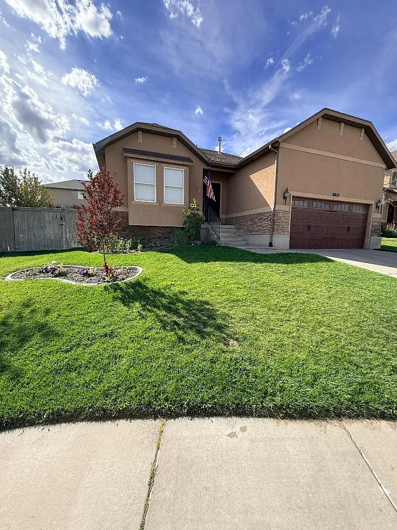 8825 N Jefferson Dr — Photo 1