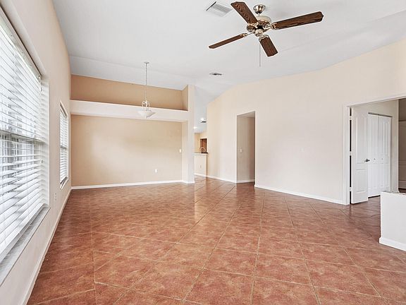 3rd image of 10310 NW 14th Place