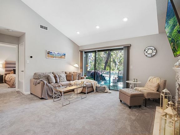 3rd image of 3014 La Terrace Cir