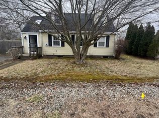 14 Blueberry Rd, Bourne, MA 02532