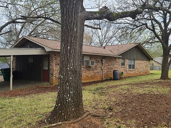 2nd image of 301 Sierra Dr