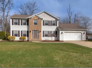 1571 Driftwood Ln, Macedonia, OH 44056