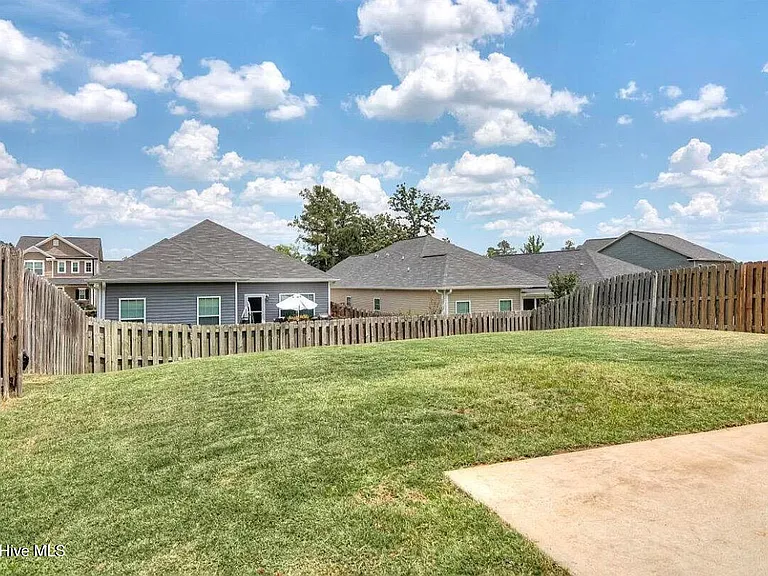470 Brantley Cove Cir — Photo 4