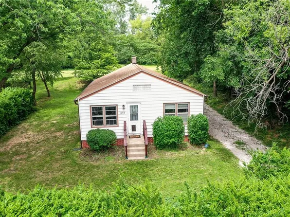1003 E Hyde Park Ave, Saint Joseph, MO 64504