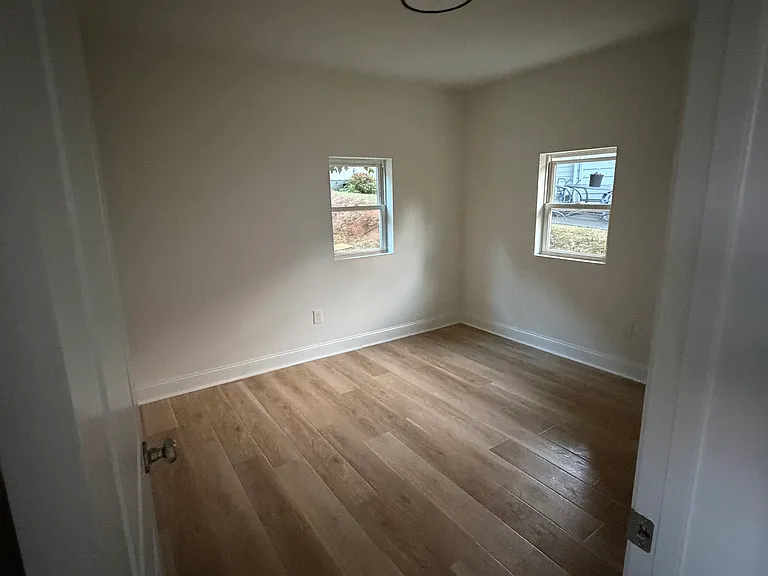 212 N Franklin St — Photo 6