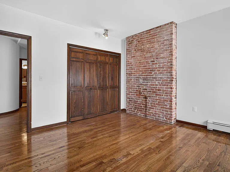 1103 Washington St #6 — Photo 12