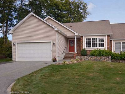 240 Spencer Woods Dr, Warwick, RI, 02818