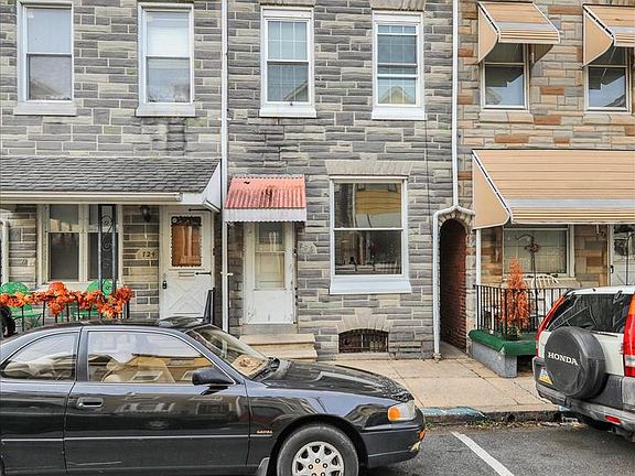 3rd image of 726 Locust St