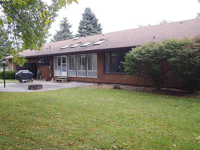 2nd image of 329 N Geneva Ave