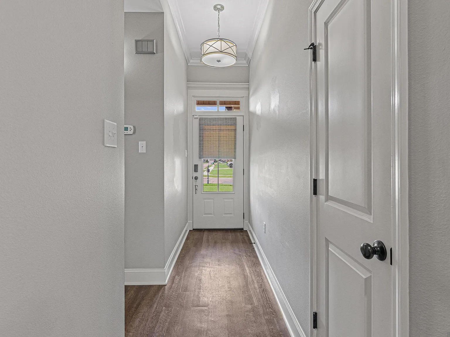 3 bed, 1298 sqft, $1,800 — Photo 3