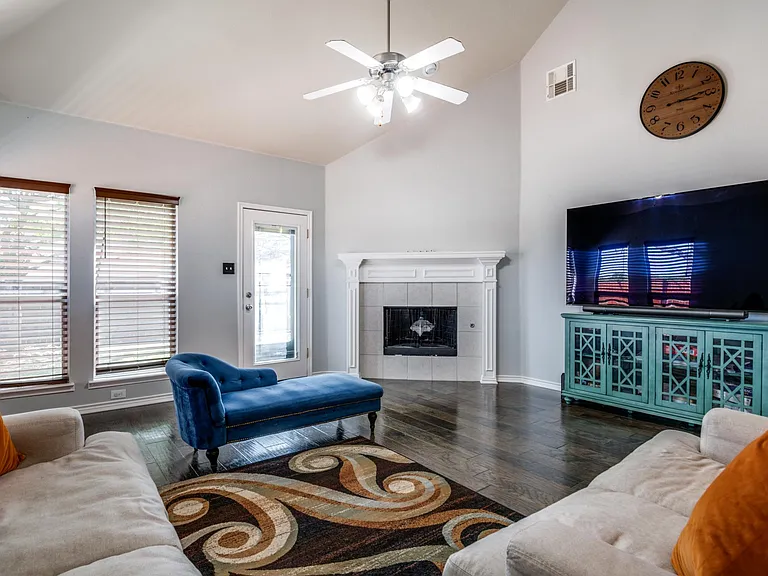 7801 Riverwalk Trl — Photo 7