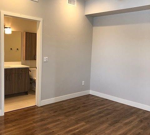 4th image of 960 N Emerson St APT 101