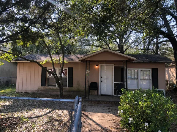 1096 S Wilson St, Crestview, FL 32536