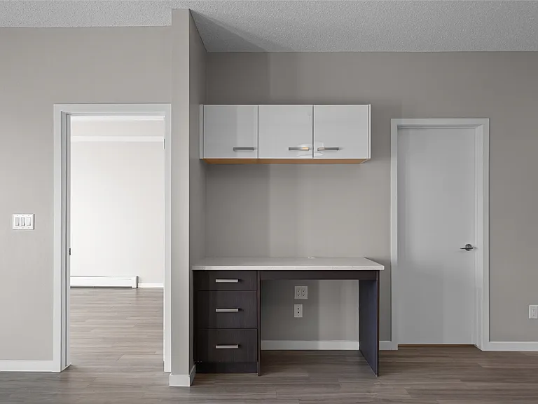 104 Mackenzie Way SW — Photo 22