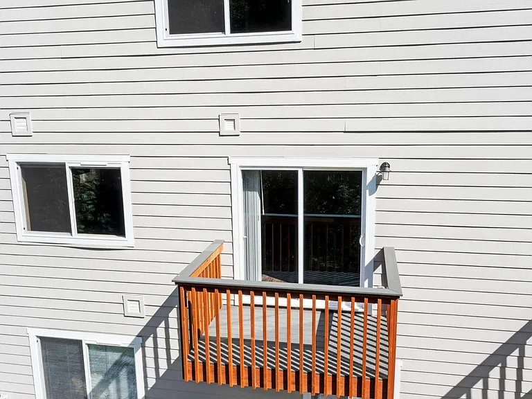 660 Hansen St SE #A — Photo 32