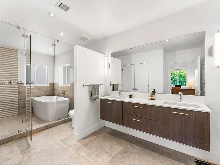 1531 Consolata Ave — Photo 26