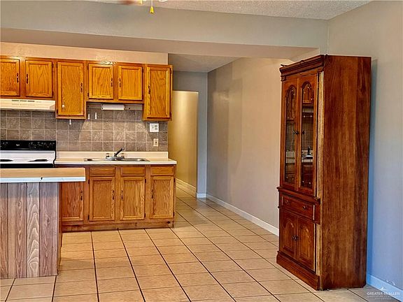 5th image of 3415 N Kenyon Rd #3