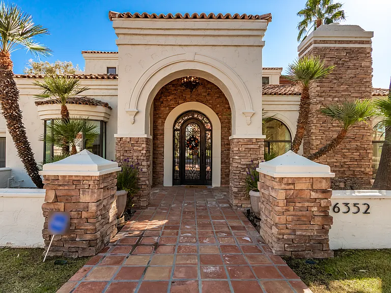 6352 E Vista Dr — Photo 2