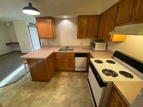 5th image of 39 Elliott St #109