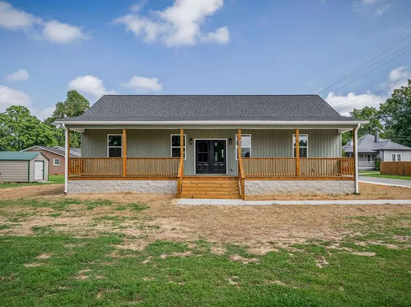 403 N Mountain St, Smithville, TN 37166