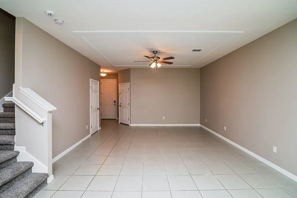 3 bed, 2.5 bath, 1550 sqft, $2,025 — Photo 4