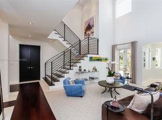 4435 N Bay Rd, Miami Beach, FL 33140