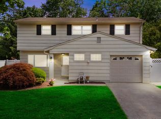 13 Rittner Ln, Old Bridge, NJ 08857